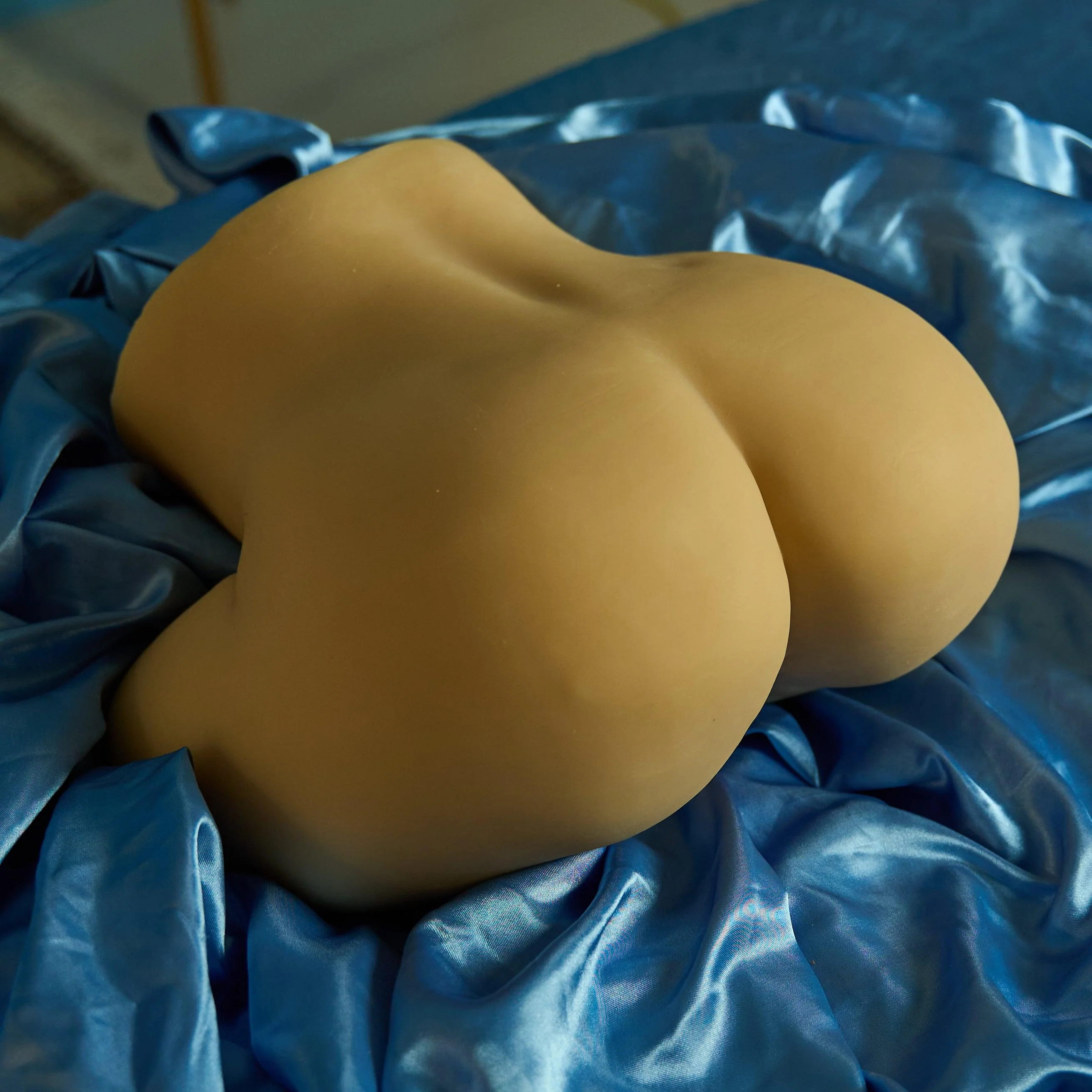 IN-STOCK - Real Toyz - Slim and Curvy Gymnast Babe - SUCKING VAGINA, VIBRATING, MOANING (SDAYB305-SV)